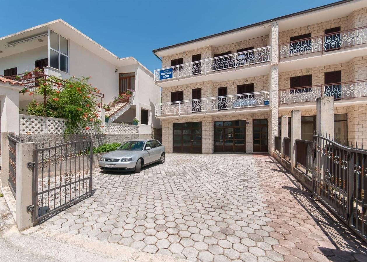 דוגי ראט Apartments Ricina מראה חיצוני תמונה