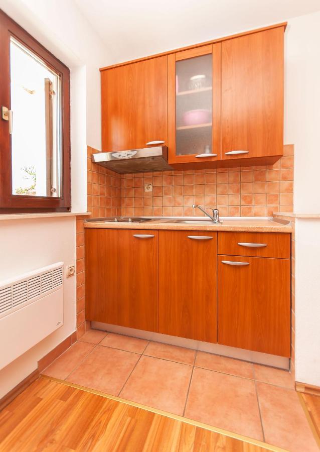 דוגי ראט Apartments Ricina מראה חיצוני תמונה