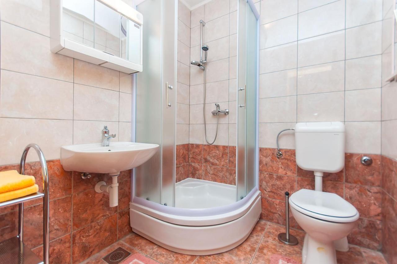 דוגי ראט Apartments Ricina מראה חיצוני תמונה